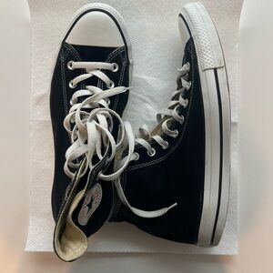 SOLD 🚫 Converse all stars